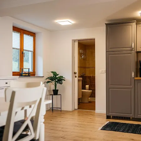 Prázdninový dům Bee House &